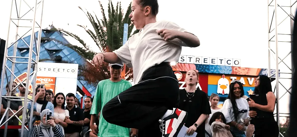 Bursa'da Dansın Kalbi: Neden Dans Etmek İçin En İyi Yer Burası?